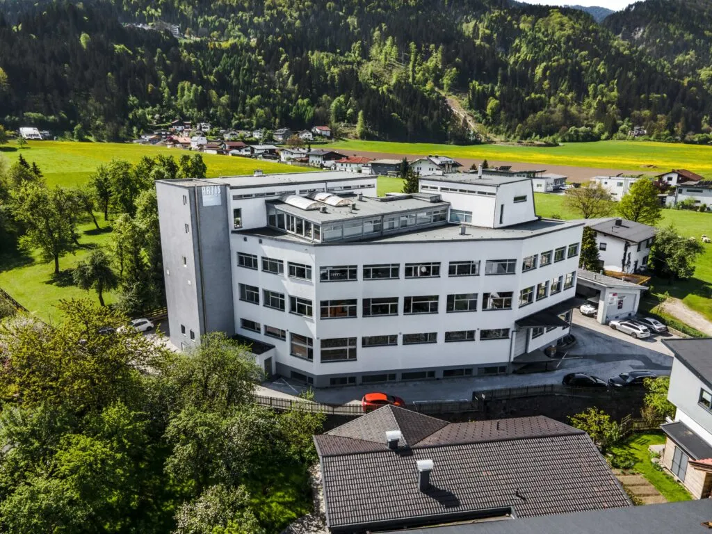 Büro-, Showroom-, Werkstatt- und Lagerfläche mit großem Entwicklungspotenzial 431m²