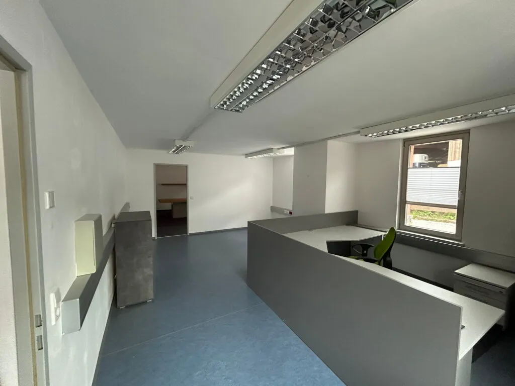 Büro-, Showroom-, Werkstatt- und Lagerfläche mit großem Entwicklungspotenzial 431m²